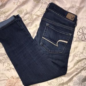 AMERICAN EAGLE ARTIST CROP JEANS